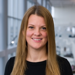 Amanda Willis headshot