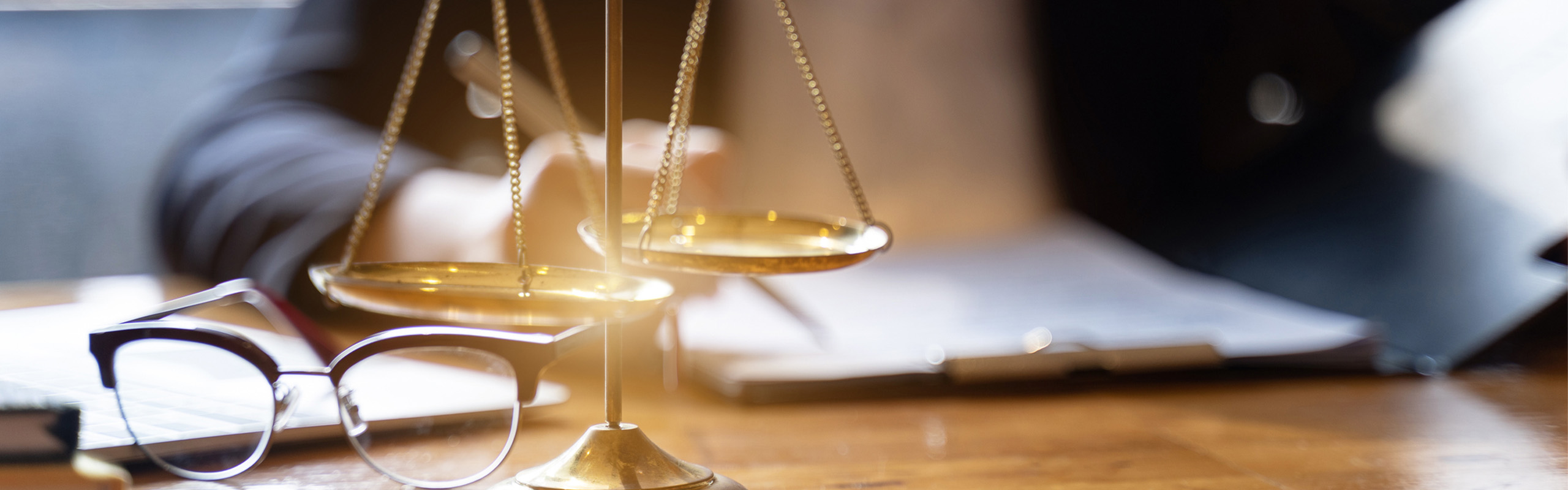 lawyer-courtroom-desktop.jpg