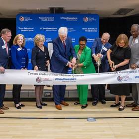 HHSC, UT Southwestern Medical Center celebrate opening of new psychiatric hospital in Dallas