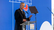 “With every beam and with every floor, we move closer to opening a new campus for the world-class care that our teams provide every day,” Mr. Durovich said at the event.