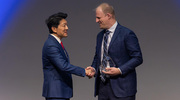 W. P. Andrew Lee, M.D., Executive Vice President for Academic Affairs, Provost, and Dean of UT&nbsp;Southwestern Medical School, presents the Rising Star Award to Nick Hendren, M.D., Assistant Professor of Internal Medicine in the Division of Cardiology. “My work has really focused on advancing the cardiovascular care of patients, who oftentimes face significant financial and socioeconomic barriers to care. Over the years, it’s been a true privilege to work together with so many talented clinicians, nurses, and other health scholars to help advance and share that mission,” Dr. Hendren said in his acceptance speech.