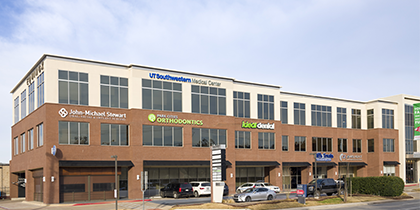 exterior view of the UT Southwestern Park Cities clinic location