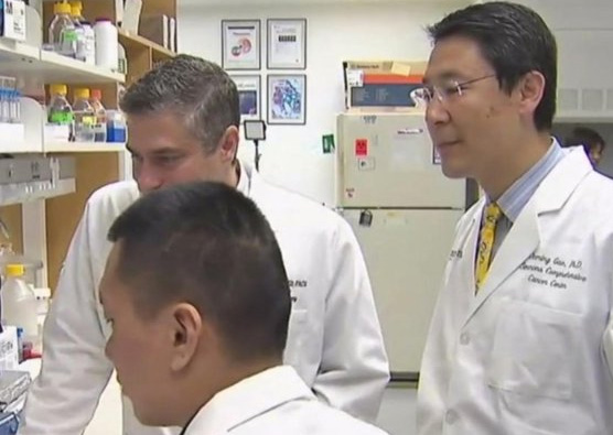 Drs. Sumer and Gao at work
