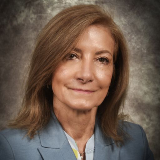 Dr. V&acirc;nia Nos&eacute;