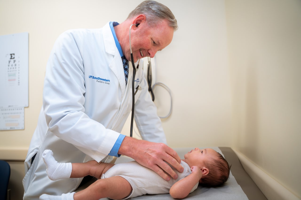 Dr. Lee checking up on a patient