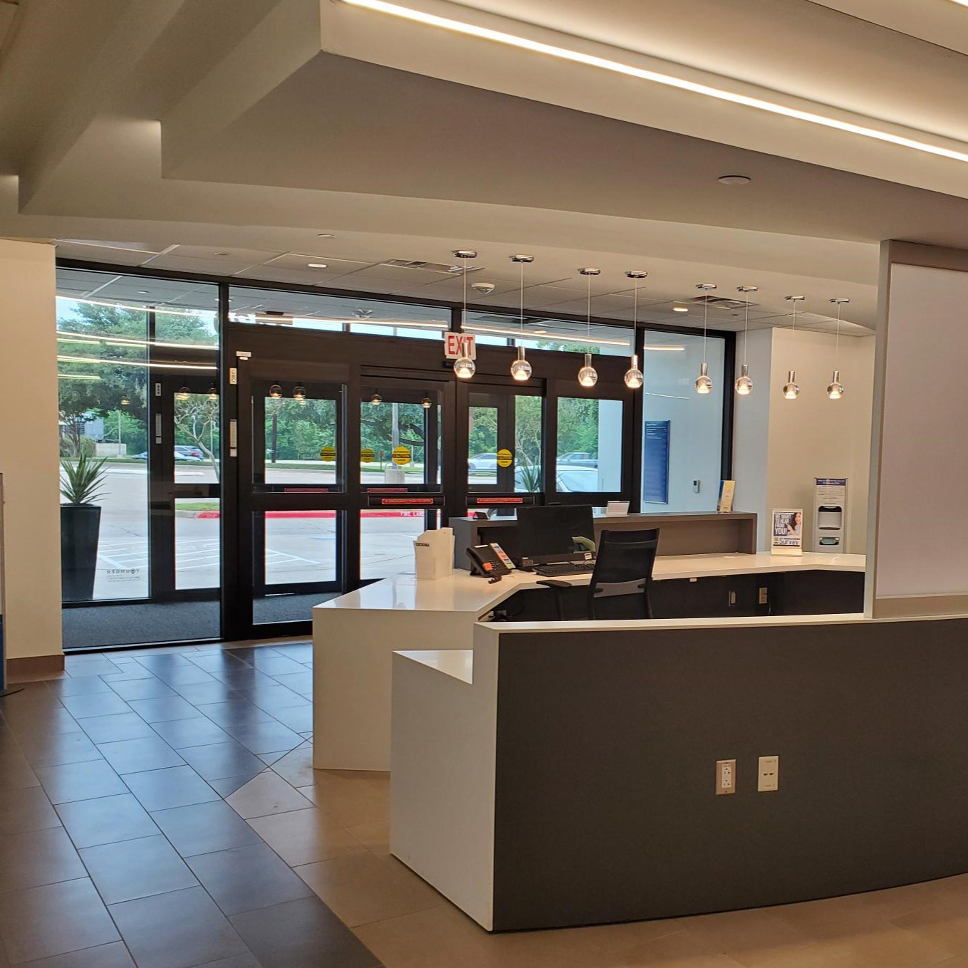 The entrance of the UT Southwestern Medical Center
