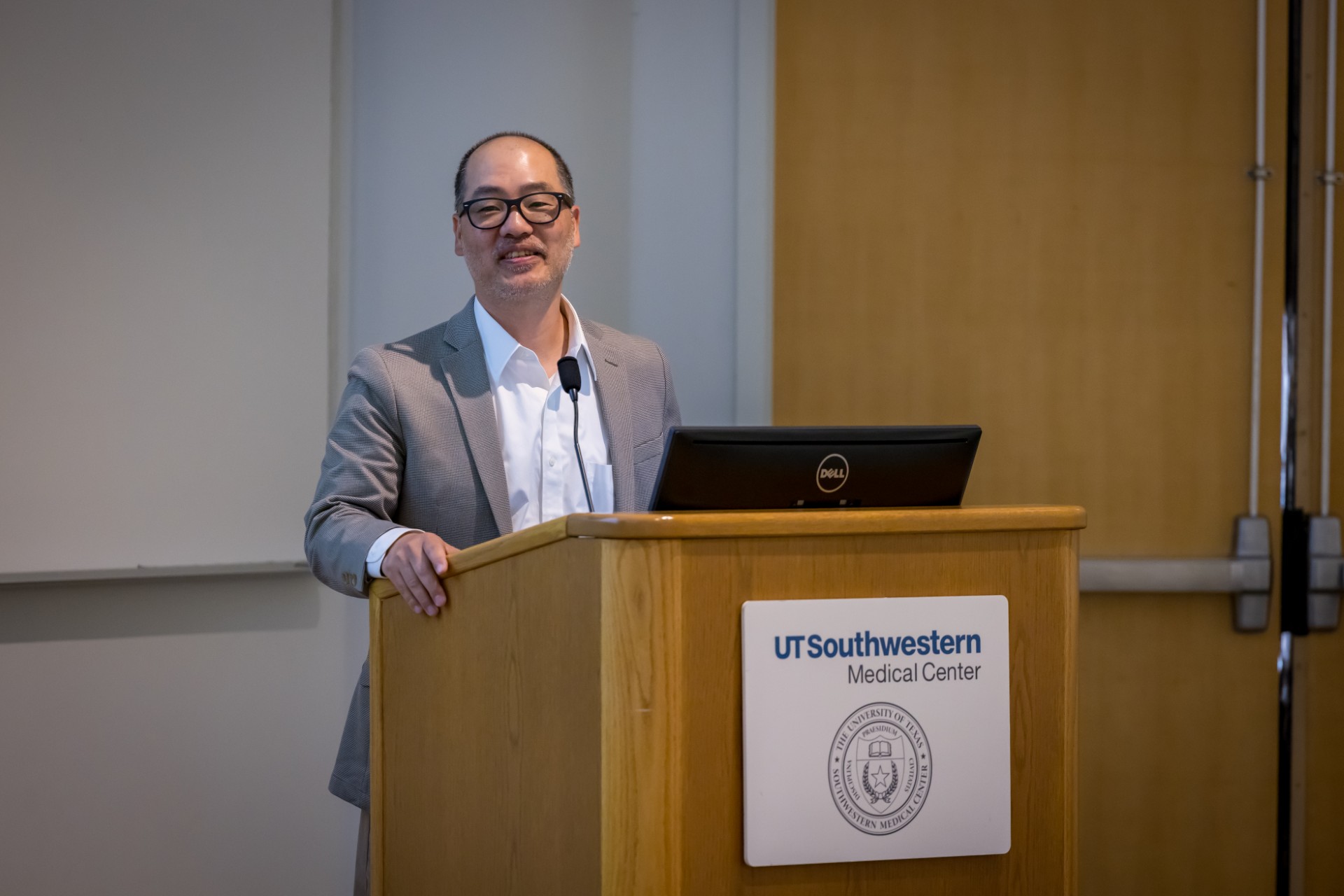 Daniel Kim, Ph.D., of Northwestern University Feinberg School of Medicine delivers the keynote lecture during the UT Southwestern Radiology Trainee Research Day.